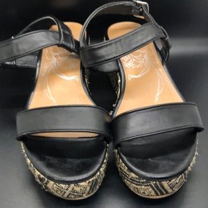 DOLCE VITA BRYNN PLATFORM WEDGE BLACK/TAN TRIBAL PATTERN OPEN TOE SANDAL